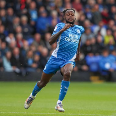 Peterborough United takımından Ricky Jade-Jones, Peterborough United-Rotherham United maçında Weston Homes Stadyumu, Peterborough, İngiltere, 12 Ekim 202