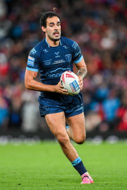 Hull KR 'dan Tyrone May, 12 Ekim 2024' te Old Trafford, Manchester, İngiltere 'de oynanan Betfred Süper Lig Süper Lig Büyük Finali' nde topu kırıyor.