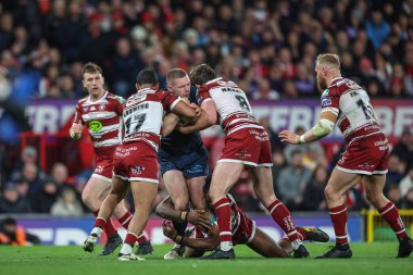 James Batchelor, Wigan Warriors 'dan Kruise Leeming ve Wigan Warriors' un 12 Ekim 2024 'de Old Trafford, Manchester, Birleşik Krallık' ta oynanan Wigan Süper Lig Süper Lig Finali maçında rakibi Wigan Warriors 'a karşı Hull KR ile karşı karşıya geldi.