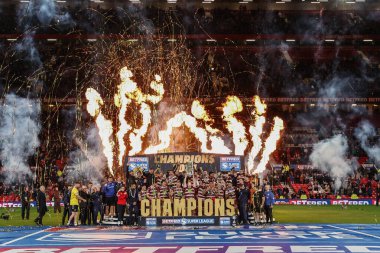 Wigan Warriors, 12 Ekim 2024 'te Old Trafford, Manchester, İngiltere' de oynanan Betfred Süper Lig Süper Lig Büyük Finali Wigan Warriors vs Hull KR maçında Betfred Süper Lig Finali 'ni kaldırdı.