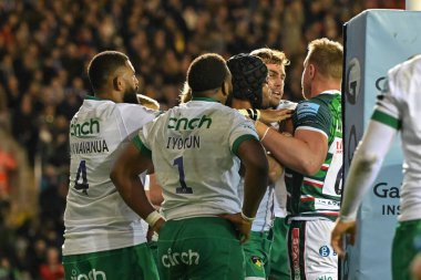 Leicester Premiership maçında Leicester Tigers, Northampton Saints 'e karşı Mattioli Woods Welford Road Stadyumu' nda 12 Ekim 2024 'te oynanan maçta Ollie Hassell-Collins' in skorları 15-3 Leicester Tigers 'a ulaştı.