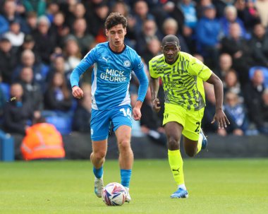 Peterborough United takımından Joel Randall, Peterborough United 'ın 12 Ekim 2024' te Weston Homes Stadyumu 'nda oynadığı 1.