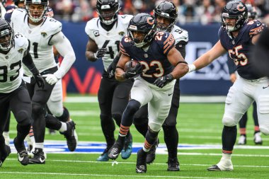 Chicago Bears takımından Roschon Johnson, Chicago Bears 'in Jacksonville Jaguars' a karşı oynadığı Tottenham Hotspur Stadyumu 'nda 13 Ekim 2024' te ilk maçına çıkıyor.