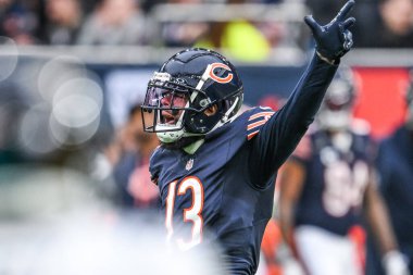 Chicago Bears 'dan Keenan Allen, 13 Ekim 2024' te Tottenham Hotspur Stadyumu 'nda Chicago Bears' a karşı Jacksonville Jaguars maçında maçı kutluyor.