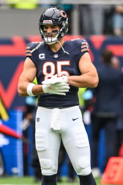 Chicago Bears takımının oyuncusu Cole Kmet, Chicago Bears - Jacksonville Jaguars maçının öncesinde 13 Ekim 2024 'te Tottenham Hotspur Stadyumu' nda oynanan maç öncesi ısınma maçında...