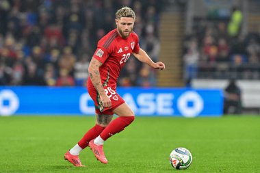 Galler 'den Wes Burns, UEFA Uluslar Ligi - Lig B - Grup 4 - Galler-Karadağ maçı sırasında Cardiff City Stadyumu, Cardiff, İngiltere, 14 Ekim 2024