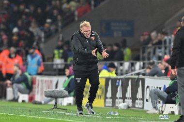 Robert Prosineki Karadağ teknik direktörü UEFA Uluslar Ligi - Grup B - Grup 4 maçı sırasında Cardiff City Stadyumu 'nda Galler-Karadağ maçında tepki gösterdi, 14 Ekim 2024