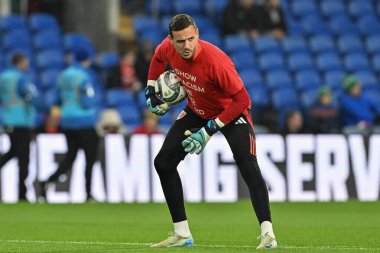 Galler 'den Danny Ward, UEFA Uluslar Ligi - Lig B - Grup 4 maçı sırasında Cardiff City Stadyumu' nda Galler - Karadağ maçında ısınma turunda, 14 Ekim 2024