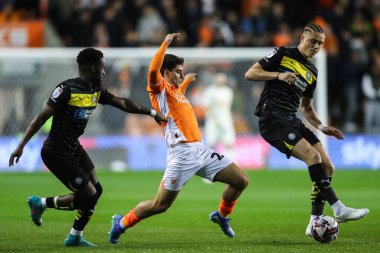 Blackpool 'dan Rob Apter, 28 Ekim 2024' te Bloomfield Road, Blackpool 'da oynanan Blackpool vs Wigan Athletic maçında elendi.