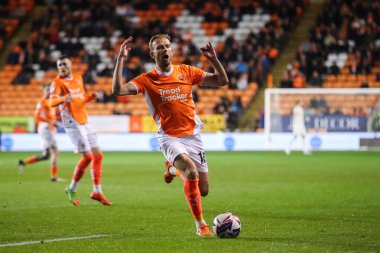 Blackpool 'dan Jordan Rhodes, 28 Ekim 2024' te Bloomfield Road, Blackpool 'da oynanan Blackpool vs Wigan Athletic maçında tepki gösterdi.