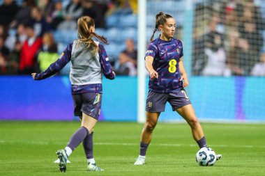 İngiltere 'den Maya Le Tissier, Coventry Building Society Arena, Coventry, Birleşik Krallık, 29 Ekim 2024' te İngiltere Bayanlar Uluslararası Dostluk karşılaşması öncesinde ısınıyor.