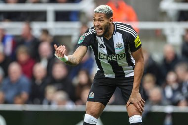 Newcastle United takımına Carabao Kupası 'nda talimat veriyor. Son 16 maçta Newcastle United Chelsea' ye karşı St. James 's Park, Newcastle, İngiltere, 30 Ekim 2024