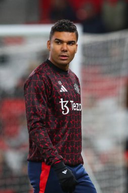 Manchester United takımının Casemiro 'su Carabao Kupası öncesi ısınma maçında Manchester United ile Leicester City maçını 30 Ekim 2024' te Old Trafford, İngiltere 'de izledi.