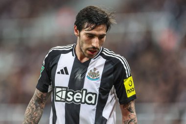 Sandro Tonali of Newcastle United during the Carabao Cup Last 16 match Newcastle United vs Chelsea at St. James's Park, Newcastle, United Kingdom, 30th October 2024 clipart