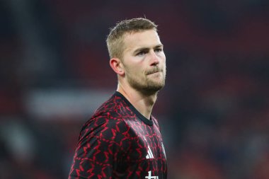 Manchester United 'dan Matthijs de Ligt, Carabao Kupası' nın öncesinde oynanan maç öncesi ısınma maçında Manchester United - Leicester City maçı, Old Trafford, Manchester, İngiltere, 30 Ekim 2024