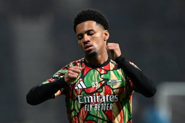 Arsenal 'den Ethan Nwaneri Carabao Kupası' nın önünde ısınıyor. Son 16 maç Preston North End ile Deepdale, Preston, Birleşik Krallık, 30 Ekim 2024