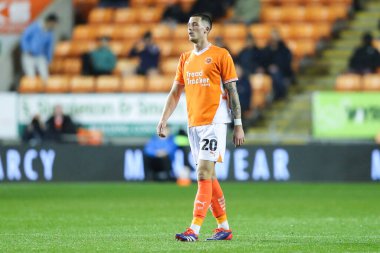 Blackpool takımından Oliver Casey, Blackpool - Wigan Athletic maçında, 28 Ekim 2024, Bloomfield Road, Blackpool, İngiltere