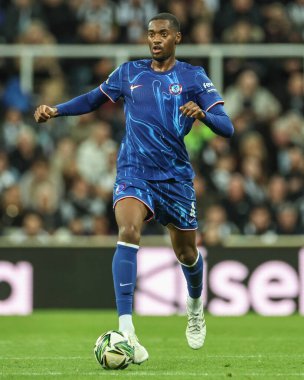 Chelsea 'den Tosin Adarabioyo Carabao Kupası' nda son 16 maç Newcastle United Chelsea 'ye karşı St. James' s Park, Newcastle, İngiltere, 30 Ekim 2024
