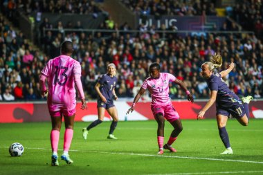 İngiltere 'den Beth Mead, Coventry Building Society Arena, Coventry, Birleşik Krallık, 29 Ekim 2024' te İngiltere Kadınlar ve Güney Afrikalı Kadınlar arasında oynanan Uluslararası Dostluk karşılaşmasında çekim yapıyor.