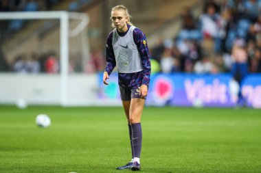 İngiltere 'nin Esme Morgan' ı, Coventry Building Society Arena, Coventry, Birleşik Krallık, 29 Ekim 2024 'te İngiltere Bayanlar Uluslararası Dostluk karşılaşması öncesinde ısınıyor.