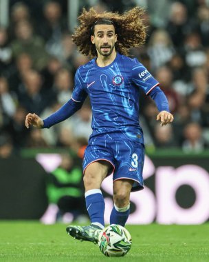 Chelsea 'den Marc Cucurella Carabao Kupası' nda son 16 maçta Newcastle United Chelsea 'ye karşı St. James' s Park, Newcastle, İngiltere, 30 Ekim 2024