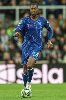 Chelsea 'den Tosin Adarabioyo Carabao Kupası' nda son 16 maç Newcastle United Chelsea 'ye karşı St. James' s Park, Newcastle, İngiltere, 30 Ekim 2024