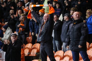 Blackpool taraftarları bu golü 28 Ekim 2024 'te Bloomfield Road, Blackpool' da oynanan Blackpool-Wigan maçında 2-2 kazanarak kutluyorlar.