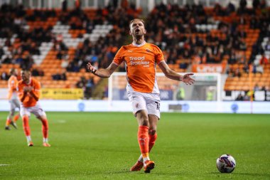 Blackpool 'dan Jordan Rhodes, 28 Ekim 2024' te Bloomfield Road, Blackpool 'da oynanan Blackpool vs Wigan Athletic maçında tepki gösterdi.