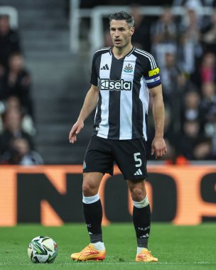 Newcastle United takımından Fabian Schr Carabao Kupası 'nda son 16 maçta Newcastle United, Chelsea' ye karşı St. James 's Park, Newcastle, İngiltere, 30 Ekim 2024