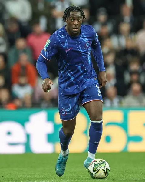 Chelsea 'den Axel Disasi Carabao Kupası son 16 maçında Newcastle United Chelsea' ye karşı St. James 's Park, Newcastle, İngiltere, 30 Ekim 2024