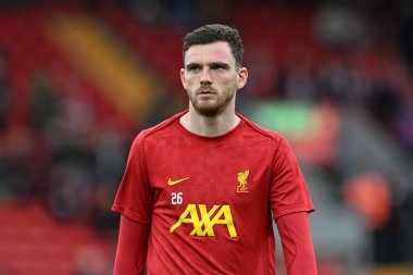 Liverpool 'dan Andrew Robertson, İngiltere' nin Liverpool kentinde oynanan Liverpool-Brighton ve Hove Albion maçı öncesinde ısınıyor.