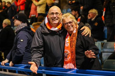 Blackpool taraftarları, 2 Kasım 2024 'te İngiltere' nin Gillingham kentinde oynanan MEMS Priestfield Stadyumu 'nda oynanan Gillingham-Blackpool Birinci tur karşılaşmasının ardından takımların galibiyetini kutluyorlar.