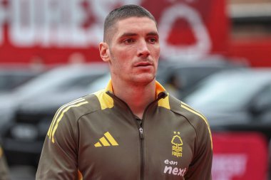 Nottingham Ormanı 'ndan Nikola Milenkovi, İngiltere' nin Nottingham şehrinde 2 Kasım 2024 'te oynanan Premier League maçı sırasında Nottingham Forest' a karşı West Ham United maçına geldi.