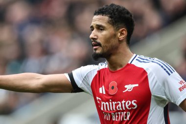 İngiltere 'nin Newcastle şehrinde 2 Kasım 2024' te oynanan Premier League karşılaşmasında Arsenal 'den William Sthe, St.James' s Park 'ta Newcastle United ile karşı karşıya geldi.