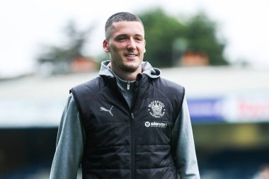 Blackpool 'dan Oliver Casey, Birleşik Krallık' ın Gillingham Priestfield Stadyumu 'nda 2 Kasım 2024 tarihinde oynanan Emirates FA Cup First Round karşılaşması öncesinde EMS Priestfield Stadyumu' na geldi.