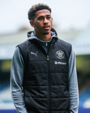 Blackpool 'dan Jordan Lawrence-Gabriel, 2 Kasım 2024' te İngiltere 'nin Gillingham Priestfield Stadyumu' nda oynanan Emirates FA Cup First Round karşılaşması öncesinde EMS Priestfield Stadyumu 'na geldi.