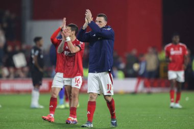 Nottingham Ormanı 'ndan Chris Wood Premier League maçından sonra taraftarları alkışlıyor Nottingham Forest, West Ham United' a karşı City Ground, Nottingham, İngiltere, 2 Kasım 2024