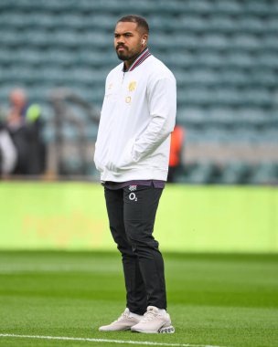 İngiltere 'den Ollie Lawrence, 2 Kasım 2024' te İngiltere - Yeni Zelanda müsabakaları öncesinde Allianz Stadyumu, Twickenham, Birleşik Krallık 'a geldi.