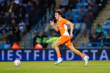 Blackpool 'dan Kyle Joseph, 2 Kasım 2024' te İngiltere 'nin Gillingham Priestfield Stadyumu' nda oynanan 1.