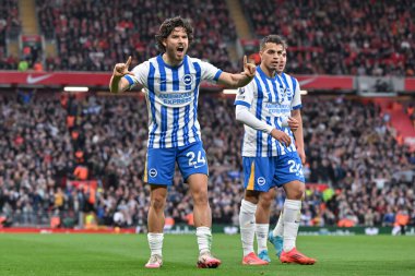 Brighton & Hove Albion takımından Ferdi Kadolu, İngiltere 'nin Liverpool kenti Liverpool ve Hove Albion' a karşı oynadığı Premier League maçında 0-1 Brighton 'a çıkma hedefini kutluyor.