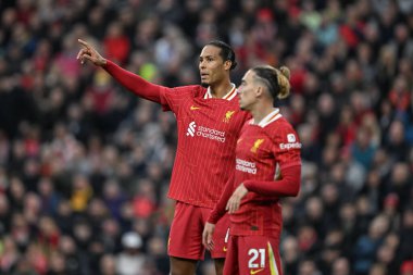 Liverpool 'dan Virgil van Dijk, İngiltere' nin Liverpool kentinde oynanan Liverpool-Brighton ve Hove Albion maçında 2 Kasım 2024 tarihinde antrenman yaptı.