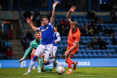 Blackpool 'dan Jordan Rhodes 2 Kasım 2024 tarihinde Gillingham Priestfield Stadyumu, Gillingham' da oynanan Emirlikler Kupası Birinci Raundunda Gillingham - Blackpool maçında Gillingham Masterson ile top mücadelesi verdi.