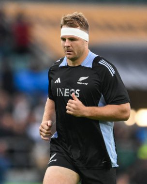 Yeni Zelandalı Sam Cane, 2 Kasım 2024 'te Birleşik Krallık' ın Twickenham kentindeki Allianz Stadyumu 'nda oynanan Güz Ulusları Serisi karşılaşması öncesinde ısınma turunda İngiltere ile Yeni Zelanda karşılaşacak.
