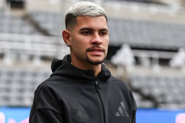 Newcastle United takımından Bruno Guimares, Premier League maçı sırasında St.James 's Park, Newcastle, 2 Kasım 2024' te Newcastle 'a geldi.