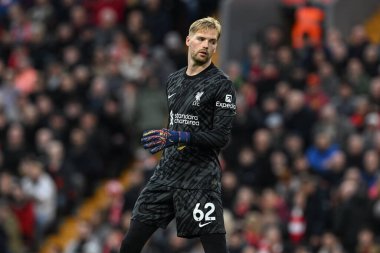 Liverpool 'dan Caoimhn Kelleher Premier Lig maçı sırasında Liverpool' a karşı Anfield, Liverpool 'da Brighton ve Hove Albion, 2 Kasım 2024