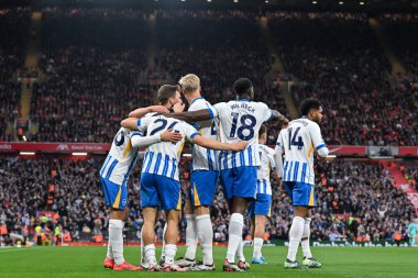 Brighton & Hove Albion takımından Ferdi Kadolu, İngiltere 'nin Liverpool kenti Liverpool ve Hove Albion' a karşı oynadığı Premier League maçında 0-1 Brighton 'a çıkma hedefini kutluyor.