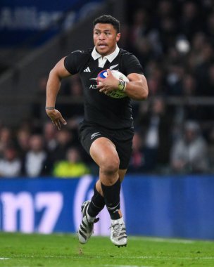 Yeni Zelandalı Caleb Clarke, İngiltere 'nin Yeni Zelanda' ya karşı oynadığı 2 Kasım 2024 'teki Allianz Stadyumu müsabakasında ara verdi.