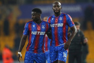 Kristal Saray 'dan Marc Guhi ve Kristal Saray' dan Jean-Philippe Mateta Premier Lig karşılaşması sonrasında Wolverhampton Wanderers, Molineux, Wolverhampton, İngiltere 'deki Crystal Palace' a karşı 2 Kasım 2024 'te karşılaştılar.