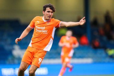 Blackpool 'dan Kyle Joseph, Birleşik Krallık' ın 2 Kasım 2024 tarihli MEMS Priestfield Stadyumu 'nda oynanan Gillingham-Blackpool maçında tepki gösterdi.