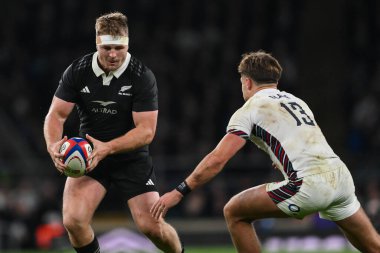 Yeni Zelandalı Sam Cane, İngiltere 'nin Yeni Zelanda' ya karşı oynadığı 2 Kasım 2024 'te Allianz Stadyumu, Twickenham' da oynanan müsabakada